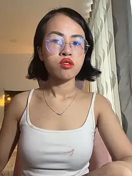 EllieYoon online show from 12-19-25, 06:53