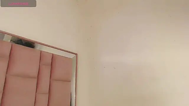 roxanawillts online show from 11-23-25, 08:30