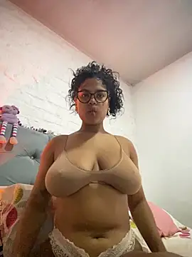 Snapshot of miiabrown18 chatting on 02-10-26, 02:10 miiabrown18 online show from 02-10-26, 02:10