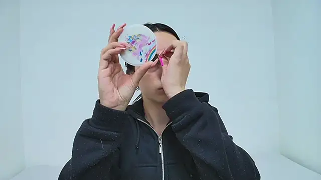 Emilie Soler12 online show from 10-29-25, 10:22