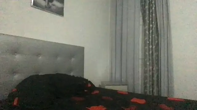 paula19800 online show from 10-22-25, 09:42