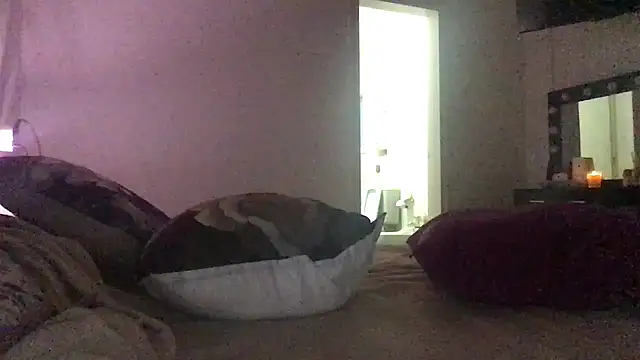 paula19800 online show from 12-14-25, 04:23