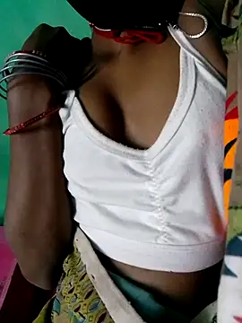 Snapshot of Cuty_kinjal chatting on 10-26-25, 09:42 Cuty kinjal online show from 10-26-25, 09:42