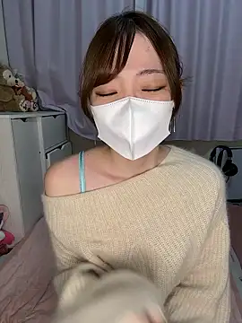 Snapshot of Moe_v_v chatting on 10-29-25, 10:06 Moe v v online show from 10-29-25, 10:06