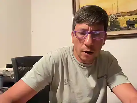 Snapshot of Arioi11 chatting on 10-19-25, 03:29 Arioi11 online show from 10-19-25, 03:29