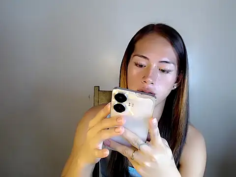 ashley bombshell online show from 10-28-25, 08:18