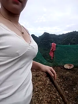 Snapshot of Meomeo-meo chatting on 10-23-25, 12:43 Meomeo-meo online show from 10-23-25, 12:43