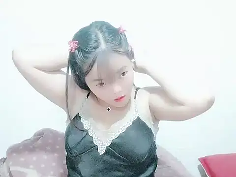 Snapshot of Meomeo-meo chatting on 11-13-25, 12:15 Meomeo-meo online show from 11-13-25, 12:15