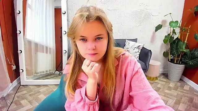 Melissa 199 online show from 11-21-25, 04:11