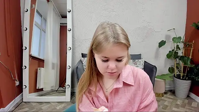 Melissa 199 online show from 11-30-25, 05:11