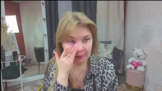 Melissa 199 online show from 12-05-25, 04:21