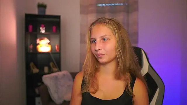 emmie murray online show from 10-25-25, 01:18