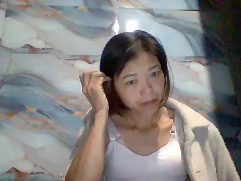 Snapshot of Jane_volv chatting on 10-24-25, 10:50 Jane volv online show from 10-24-25, 10:50
