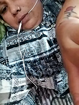 Snapshot of Punjabi_Jatni chatting on 10-24-25, 05:20 Punjabi Jatni online show from 10-24-25, 05:20