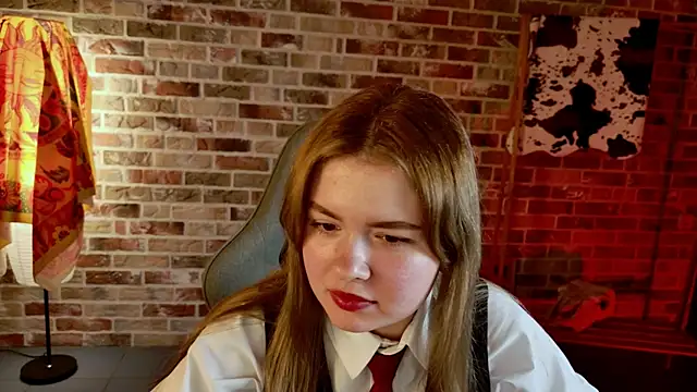 Snapshot of HaleySun chatting on 10-23-25, 01:10 HaleySun online show from 10-23-25, 01:10