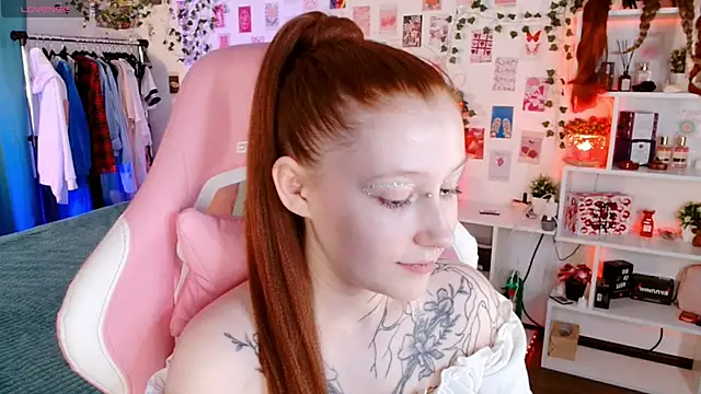 Ayla Hicks online show from 11-18-25, 06:56