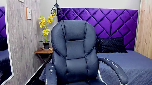 Snapshot of ChloeCampbell03 chatting on 09-26-25, 01:04 ChloeCampbell03 online show from 09-26-25, 01:04