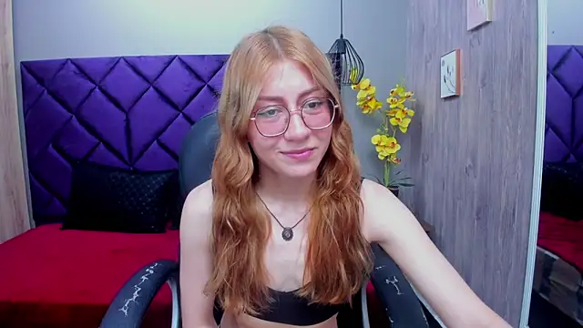 Snapshot of ChloeCampbell03 chatting on 10-07-25, 12:57 ChloeCampbell03 online show from 10-07-25, 12:57