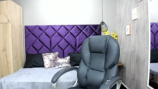 Snapshot of ChloeCampbell03 chatting on 11-07-25, 08:09 ChloeCampbell03 online show from 11-07-25, 08:09