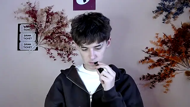 Snapshot of Hoot_Dude_ chatting on 11-04-25, 12:04 Hoot Dude online show from 11-04-25, 12:04