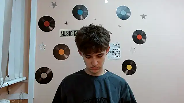 Snapshot of Hoot_Dude_ chatting on 11-07-25, 02:50 Hoot Dude online show from 11-07-25, 02:50