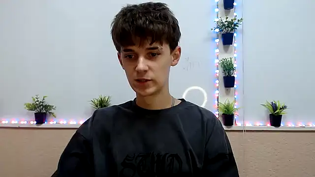 Snapshot of Hoot_Dude_ chatting on 11-08-25, 03:34 Hoot Dude online show from 11-08-25, 03:34