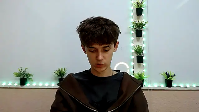 Snapshot of Hoot_Dude_ chatting on 11-20-25, 02:28 Hoot Dude online show from 11-20-25, 02:28