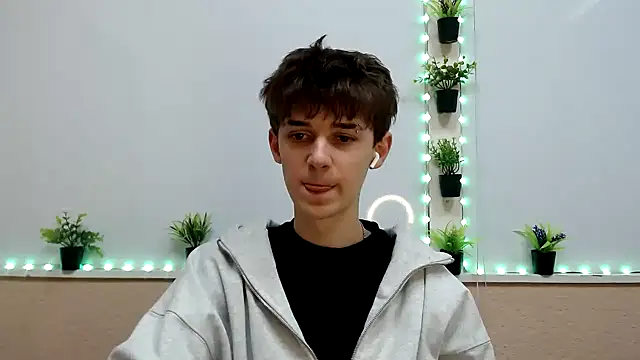 Snapshot of Hoot_Dude_ chatting on 11-21-25, 12:26 Hoot Dude online show from 11-21-25, 12:26