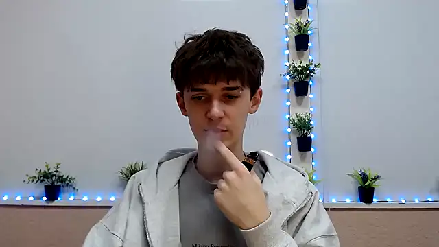 Snapshot of Hoot_Dude_ chatting on 11-24-25, 01:11 Hoot Dude online show from 11-24-25, 01:11