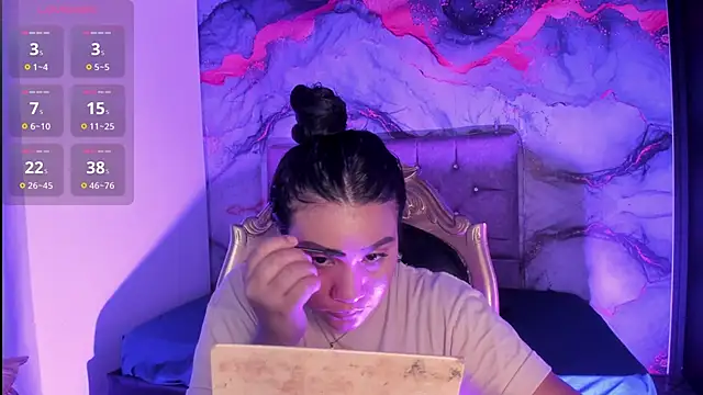 Tamara Johnss  online show from 10-07-25, 03:04