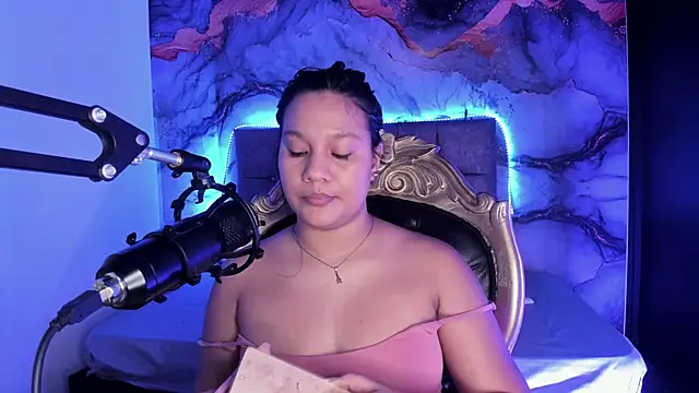 Tamara Johnss  online show from 10-24-25, 03:03