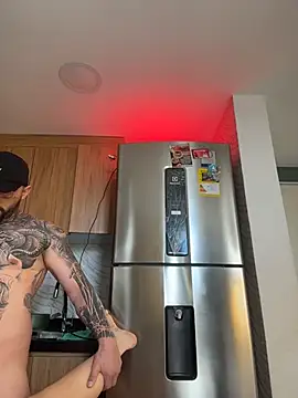 liz and thiago online show from 04-30-26, 02:45