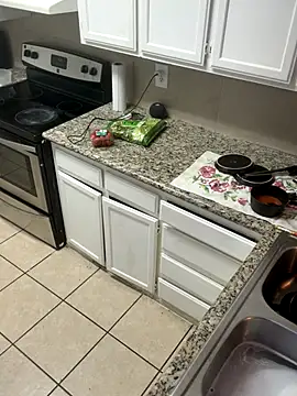 Snapshot of YeahhhitsBreezy chatting on 10-25-25, 12:07 YeahhhitsBreezy online show from 10-25-25, 12:07