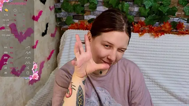 Belinda Starlight online show from 10-27-25, 01:37