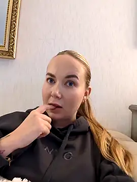 BarbieDolly x online show from 11-14-25, 04:06