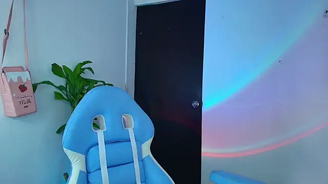 Hinata 21  online show from 10-24-25, 05:09