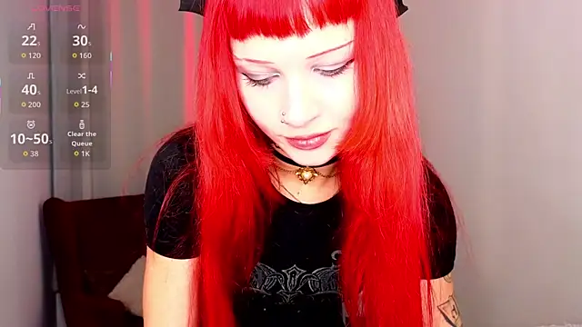Snapshot of MonicaMilligan chatting on 10-18-25, 02:18 MonicaMilligan online show from 10-18-25, 02:18