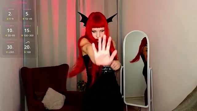 Snapshot of MonicaMilligan chatting on 10-19-25, 01:56 MonicaMilligan online show from 10-19-25, 01:56