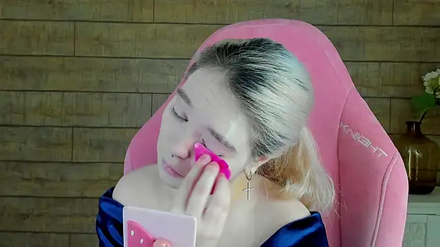 Snapshot of AnnaDelon chatting on 10-23-25, 04:12 AnnaDelon online show from 10-23-25, 04:12