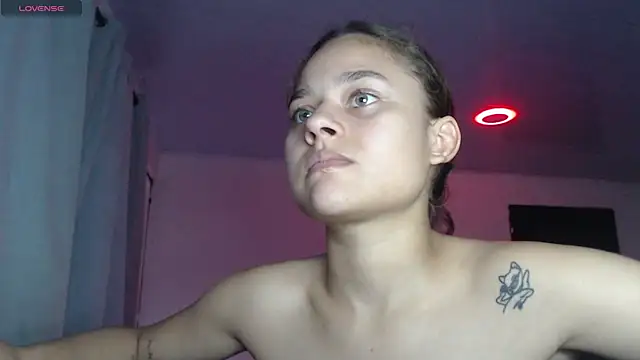 LittleCheerry69 online show from 11-06-25, 06:31