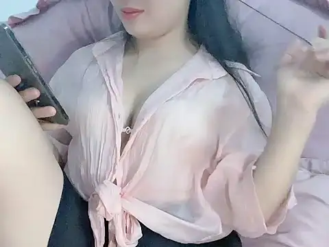 Lie liee online show from 04-18-26, 01:37