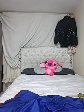 Snapshot of Harley_Miller_ chatting on 12-23-25, 02:42 Harley Miller online show from 12-23-25, 02:42