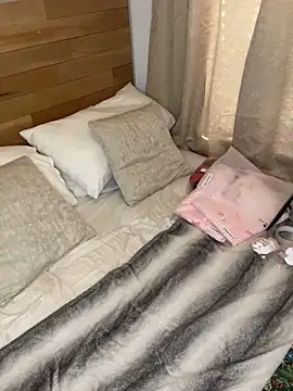 Snapshot of Ruby-Black chatting on 12-19-25, 01:40 Ruby-Black online show from 12-19-25, 01:40