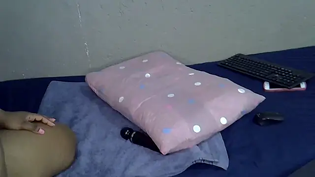 Bellabootie online show from 01-17-26, 01:43