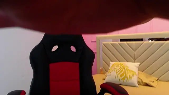 Snapshot of ALAHIACRUZ1 chatting on 10-02-25, 12:23 ALAHIACRUZ1 online show from 10-02-25, 12:23