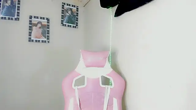 Snapshot of Sophia_Velarie chatting on 10-01-25, 09:54 Sophia Velarie online show from 10-01-25, 09:54