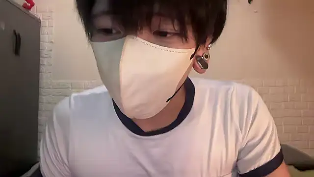 Snapshot of tora3220 chatting on 11-26-25, 01:45 tora3220 online show from 11-26-25, 01:45