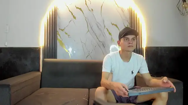 liam coleman25 online show from 02-21-26, 04:24