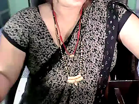 BABITA KUMARII online show from 10-18-25, 05:14