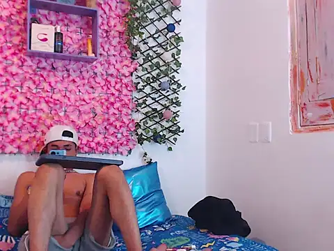 Snapshot of FUNNY_AND_HORNEY chatting on 09-26-25, 07:34 FUNNY AND HORNEY online show from 09-26-25, 07:34